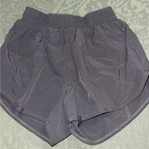 Lululemon shorts size 4 2.5”